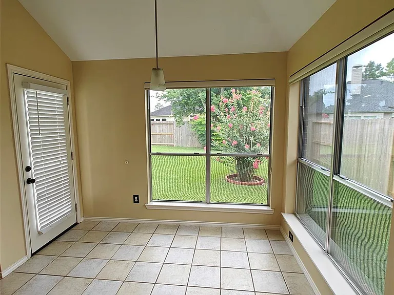 3814 Paigewood Dr — Photo 9