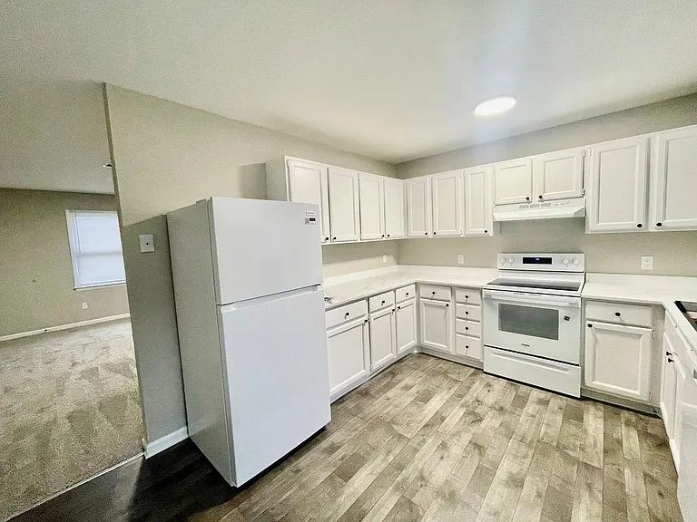 260 Kelly St — Photo 7