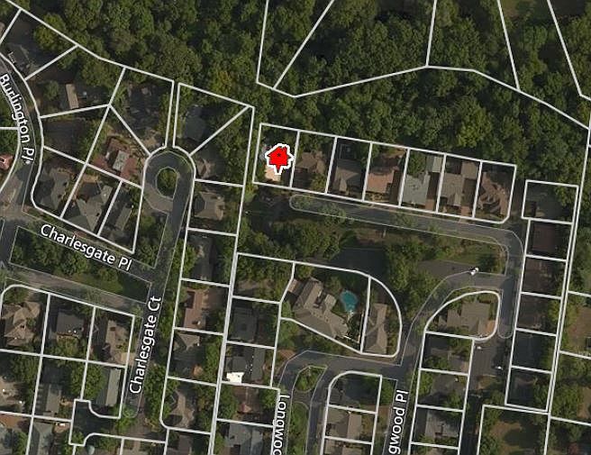 1st image of 136 Longwood Pl
