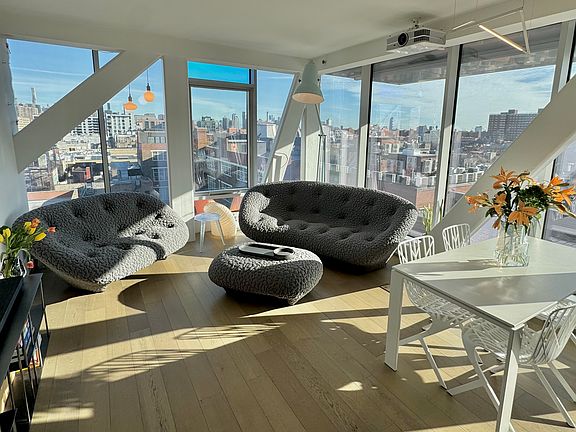 3rd image of 100 Norfolk St #10C