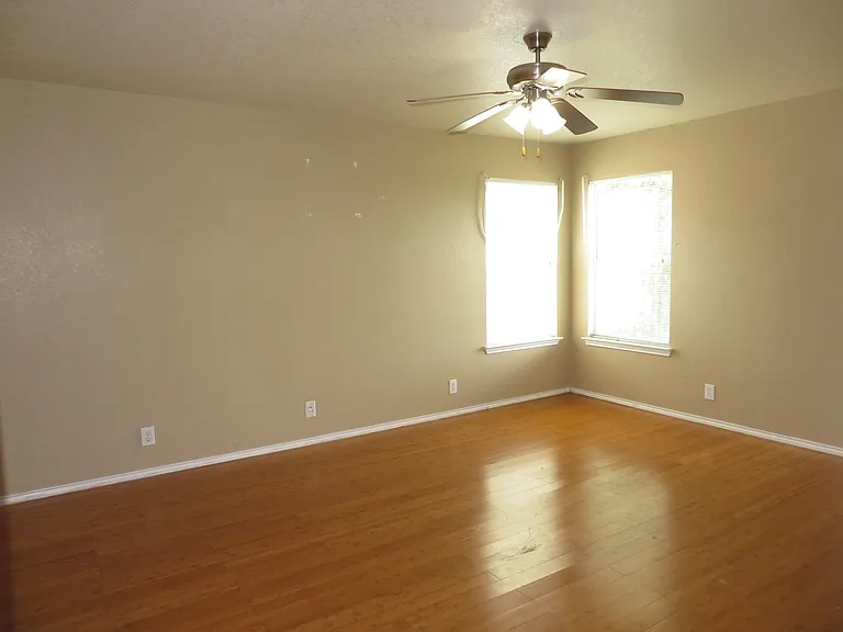 5563 Spring Walk — Photo 15