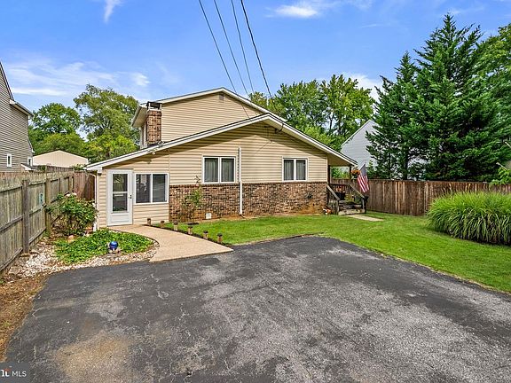 3rd image of 3548 Loch Haven Dr