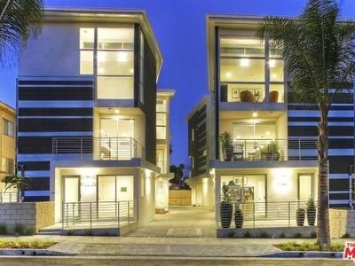 1922 N Carmen Ave, Los Angeles, CA, 90068