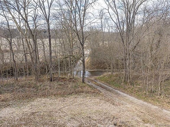 5th image of 3990 Walker Ln SE