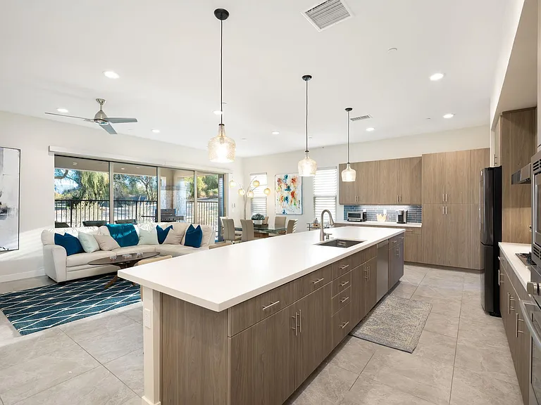 502 Retreat Cir — Photo 8