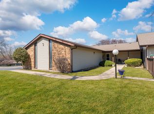5202 Winslow Cir APT A, McHenry, IL