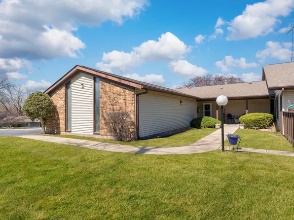 5202 Winslow Cir APT A, McHenry, IL 60050
