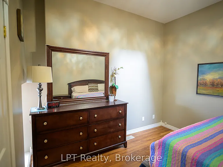 317 Queen St #302 — Photo 31
