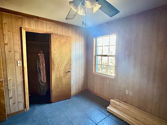 3rd image of 1018 Glenmore Dr