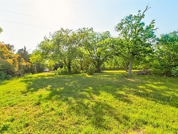 5th image of 2311 Crooked Ln