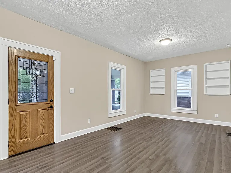 330 Bernard Ave — Photo 21