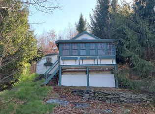 143 Pecks Pond Rd, Dingmans Ferry, PA 18328