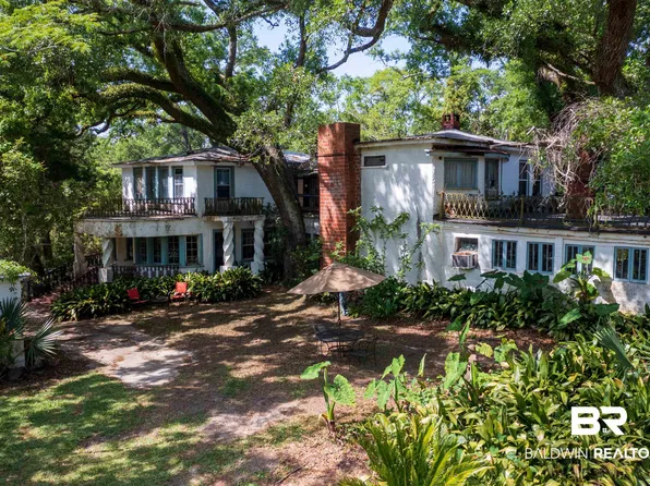 18813 Sims Dr, Gulf Shores, AL 36542