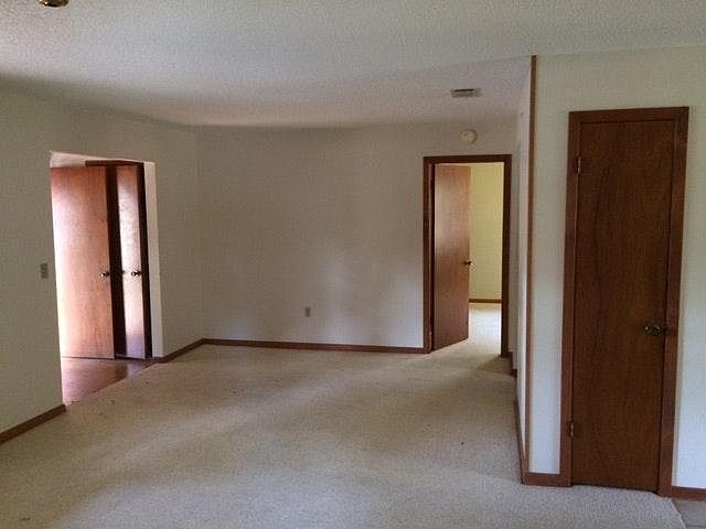 2nd image of 5052 Mockingbird Dr