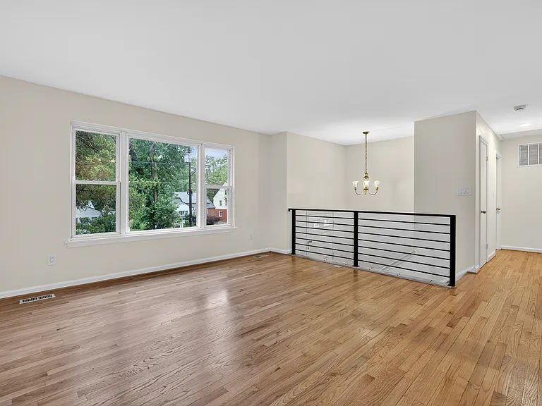 322 Howard Ave — Photo 24