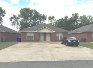 1406 Hardy St #B, Conway, AR 72034