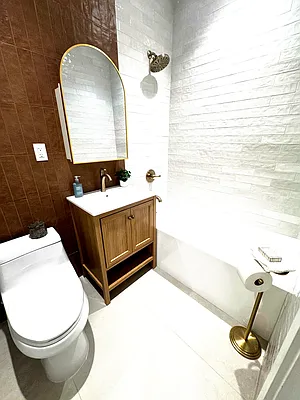 Bathroom, photo 1
