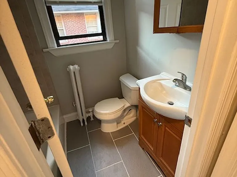 129 Webster St NW — Photo 10