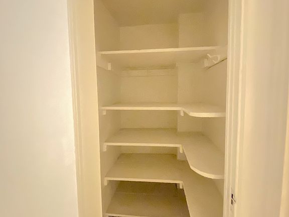 4th image of 310 E 55th St #1DD