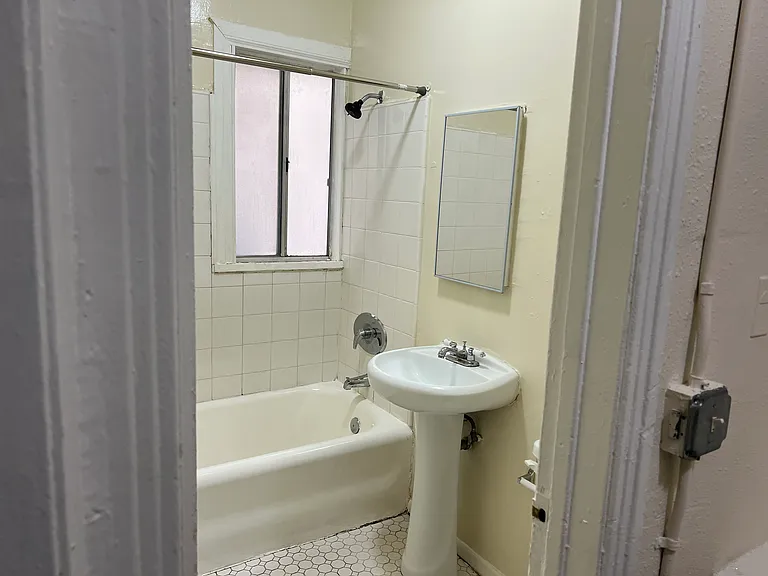 422 S Grand View St #A408 — Photo 10