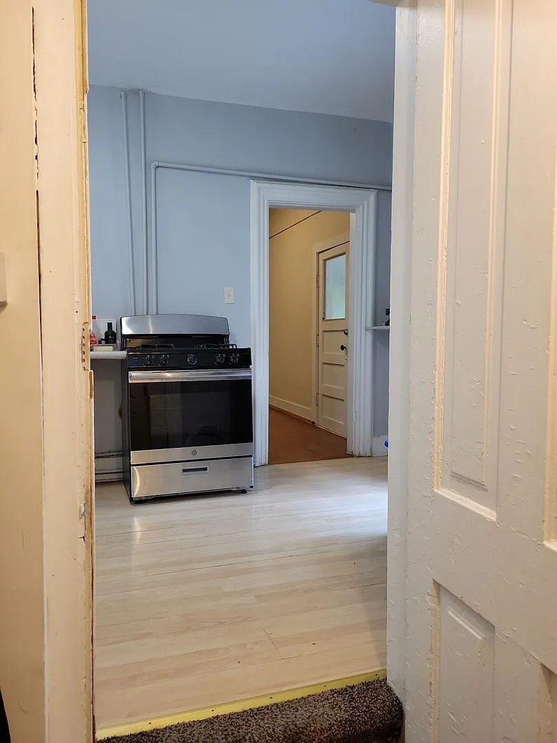 722 W Cedar St — Photo 3