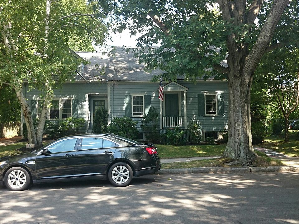 2nd image of 11 Cushing Rd