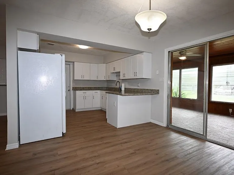 37017 Meridian Ave — Photo 12