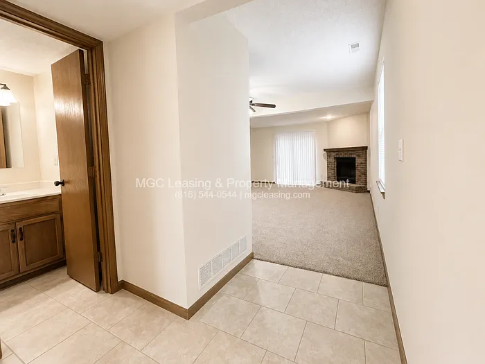 3 bed, 1.5 bath, 1356 sqft, $1,455 — Photo 4