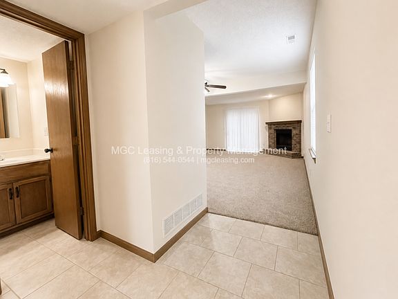4th image of 3563 NE Independence Cir