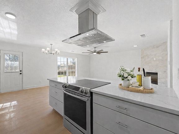 5th image of 5516 Maple Ln