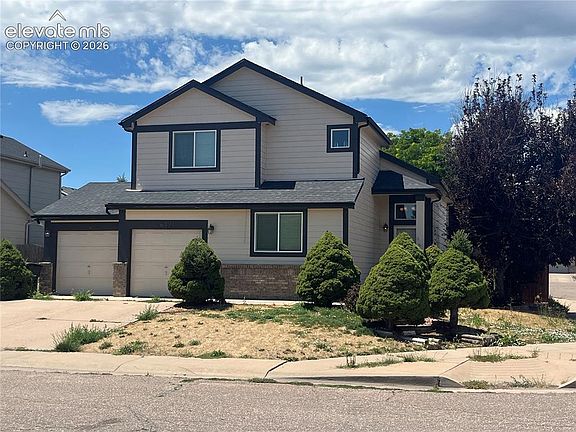 2nd image of 642 Blackmore Pl