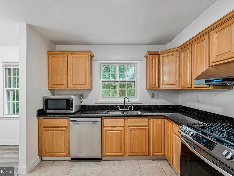 14707 Bentley Sq — Photo 12
