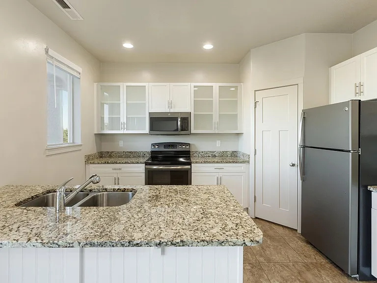 Three bedroom kitchen
