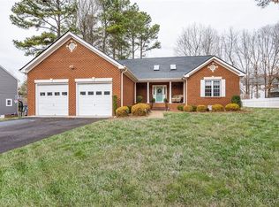 5319 Nairn Ln, Chester, VA 23831