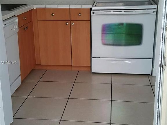 4th image of 4820 NW 9th Dr #4820