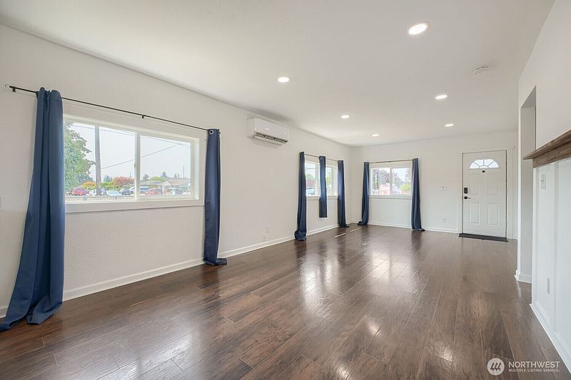 3rd image of 7047 S Warner Street