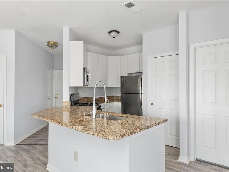 4200 Mozart Brigade Ln #N — Photo 4
