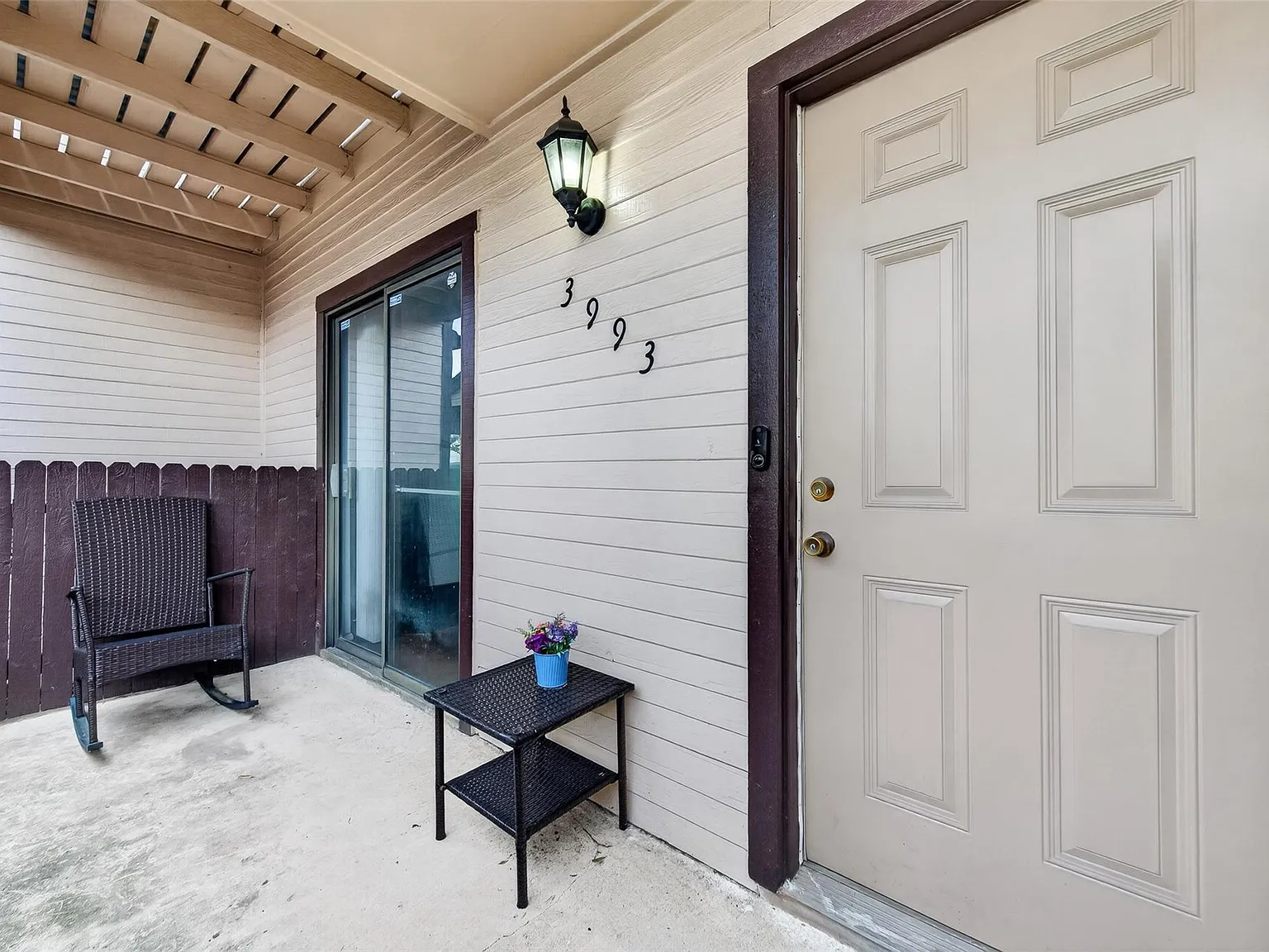 2 bed, 1.5 bath, 1166 sqft, $1,300 — Photo 3