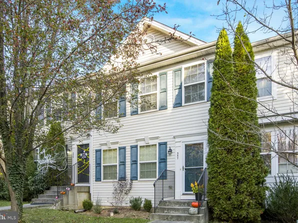 357 Dickens Dr, Lancaster, PA 17603