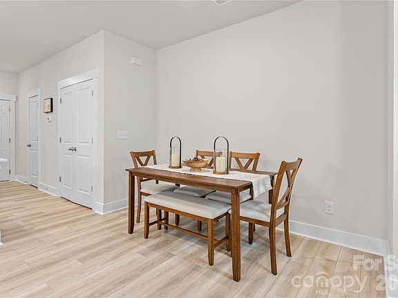 5th image of 473 Etna St #5601
