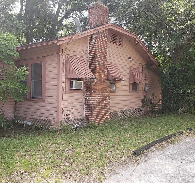 2nd image of 107 W 13th St