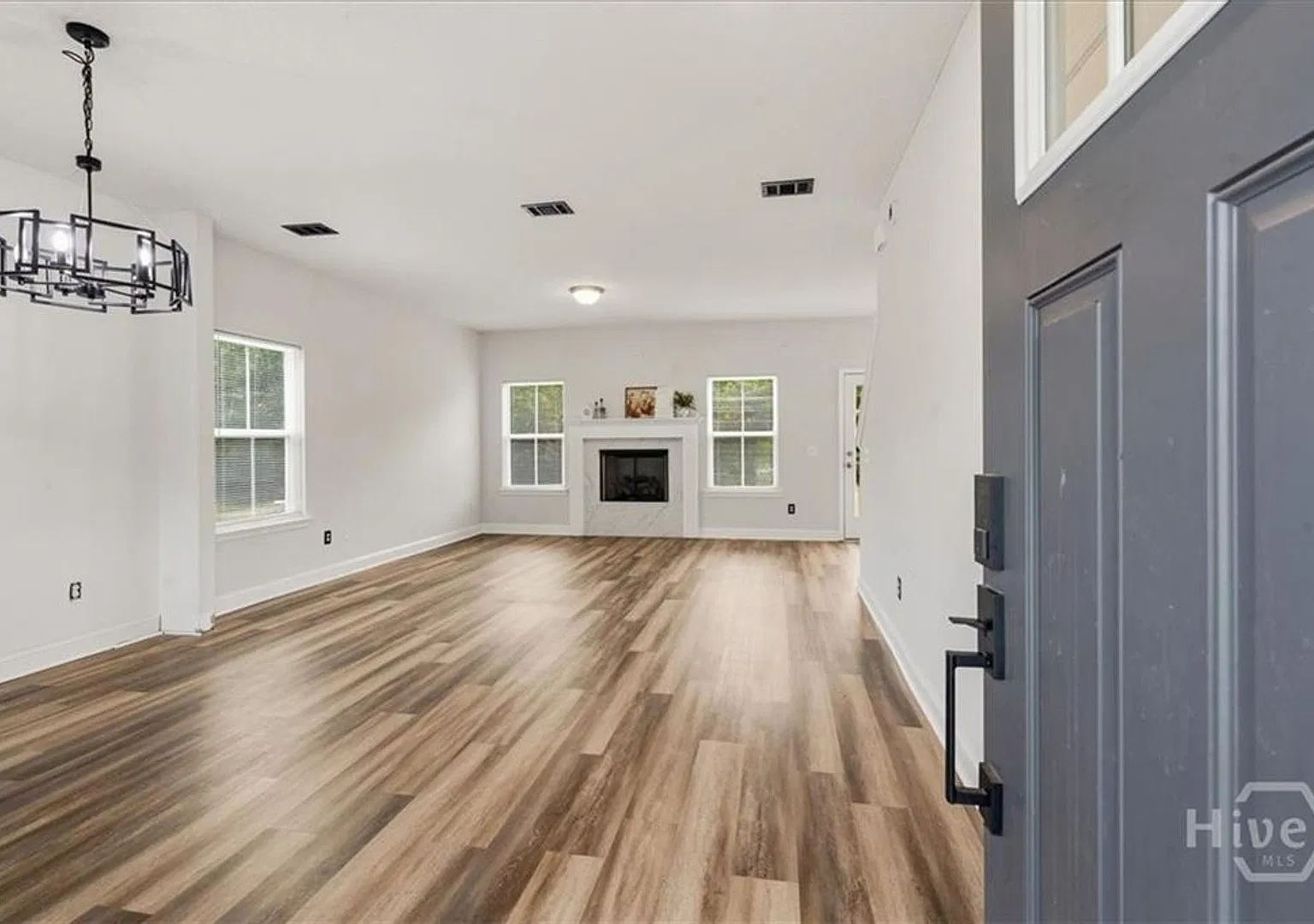 870 Meloney Drive — Photo 3