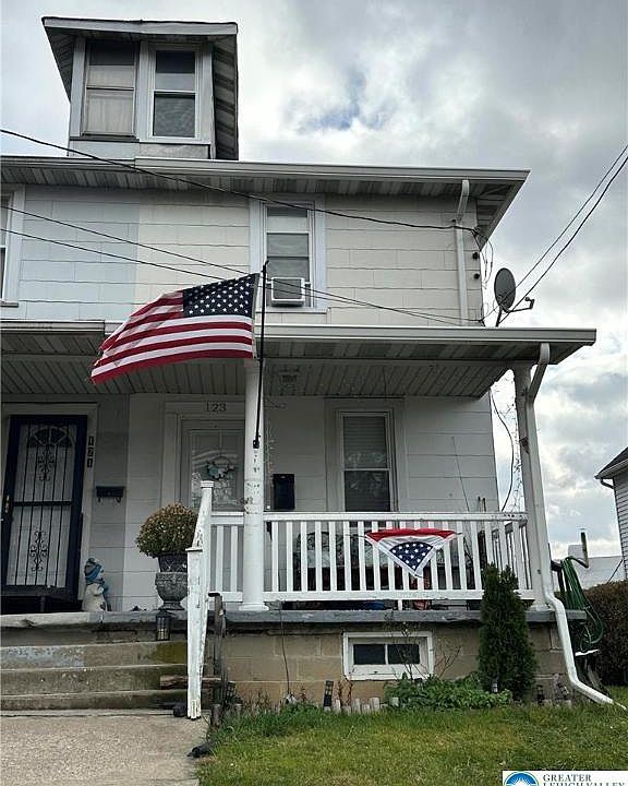 1st image of 123 Spring St