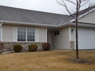 1982 Timberline Dr, Oshkosh, WI 54904