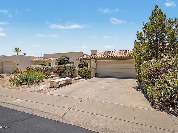 2nd image of 1019 E LAGUNA Drive
