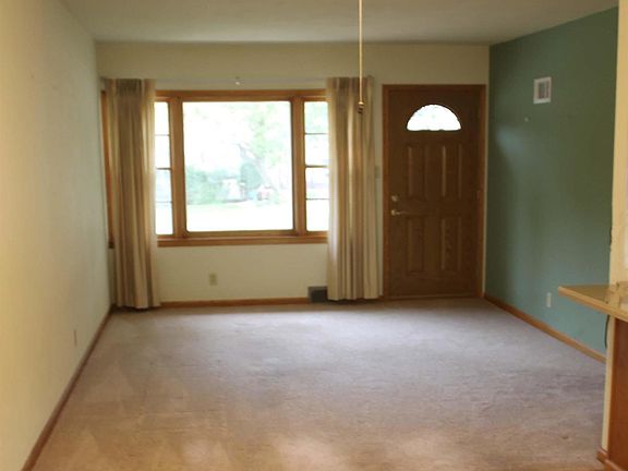 5th image of 131 Niagara Dr