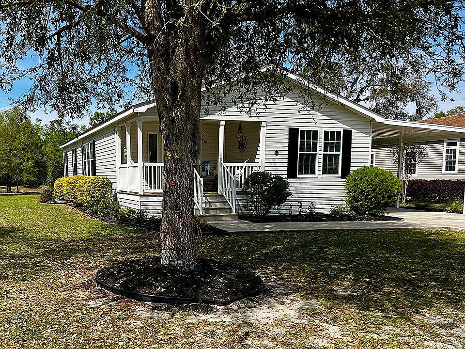 1st image of 427 NW Turnberry Dr