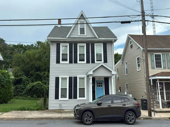 40 N Broad St, Waynesboro, PA 17268