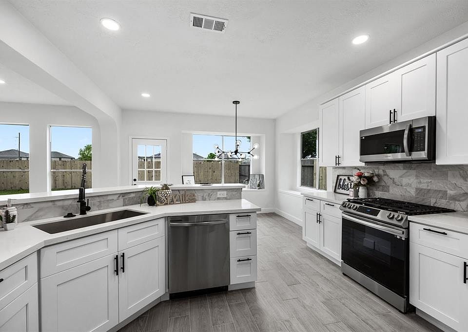 1st image of 2614 Silvermeadow Drive