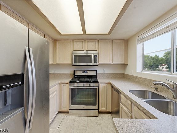 2nd image of 2975 Bluegrass Ln APT 523
